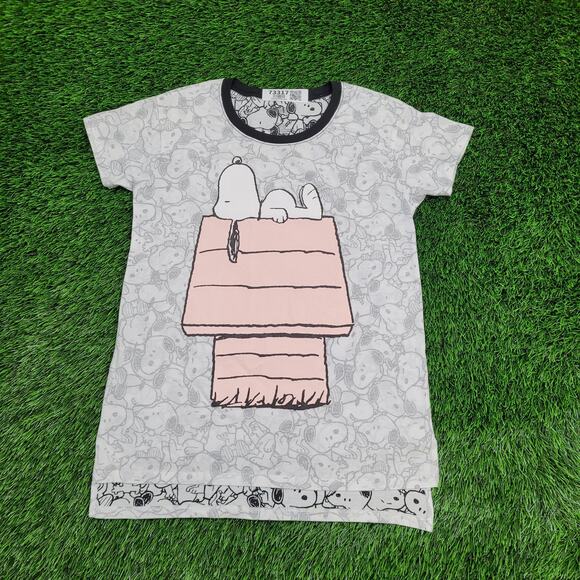 Peanuts Tops - Snoopy AOP Shirt Womens Small 17x26 Peanuts